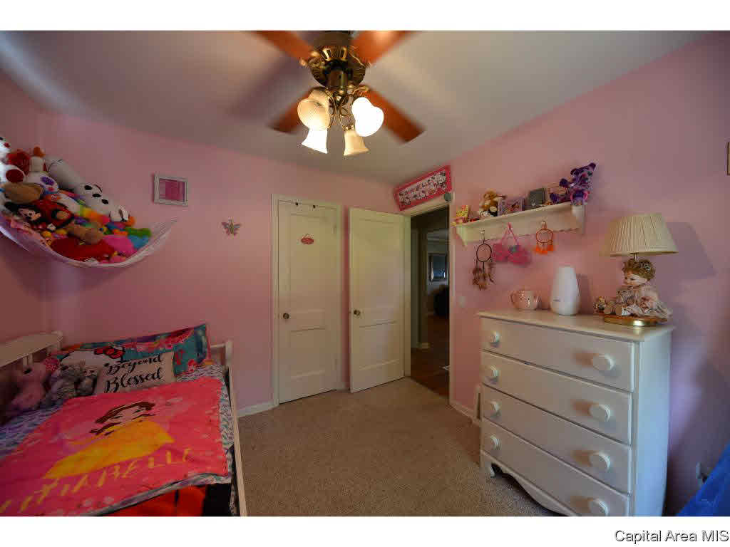 2023 Grant Street Springfield, IL 62703 - Photo 15 of 26