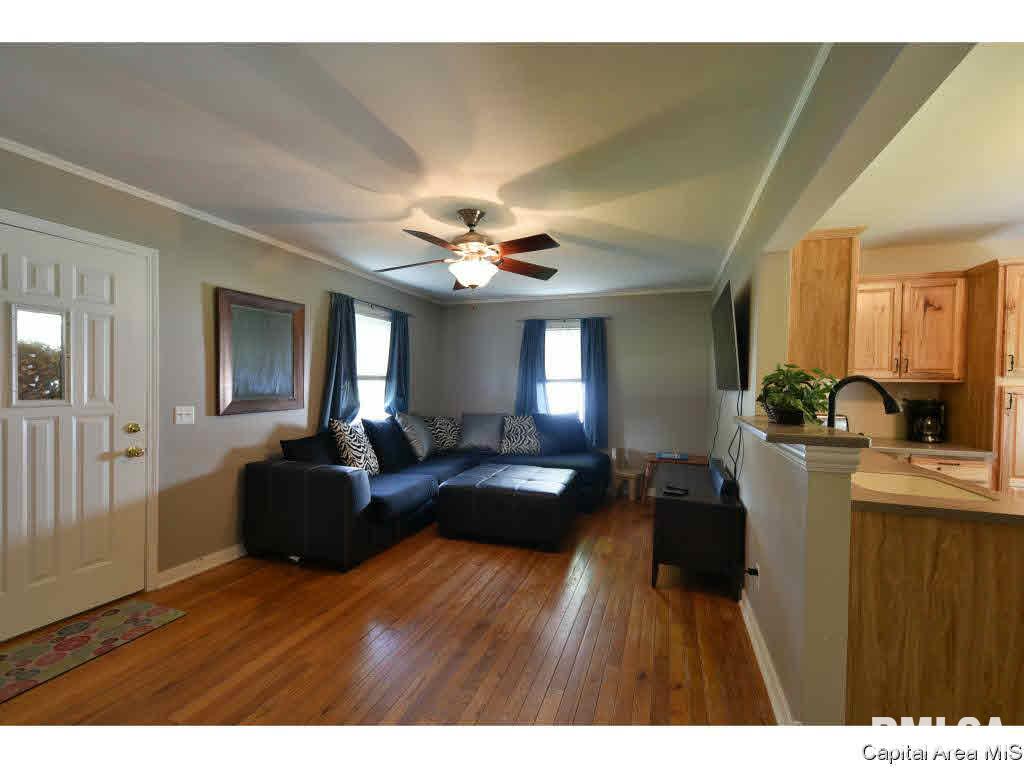 2023 Grant Street Springfield, IL 62703 - Photo 4 of 26