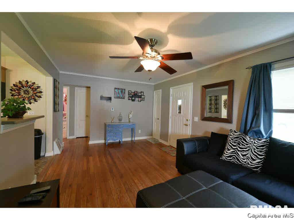2023 Grant Street Springfield, IL 62703 - Photo 5 of 26