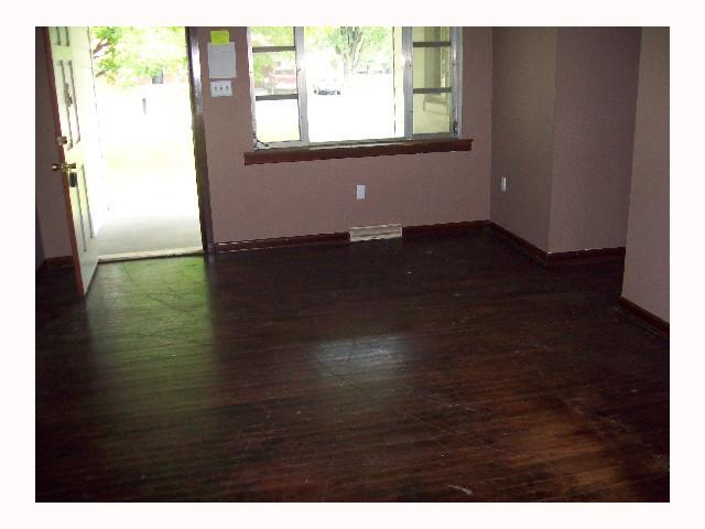 4369 Charlotte Road Columbus, OH 43207 - Photo 2 of 4