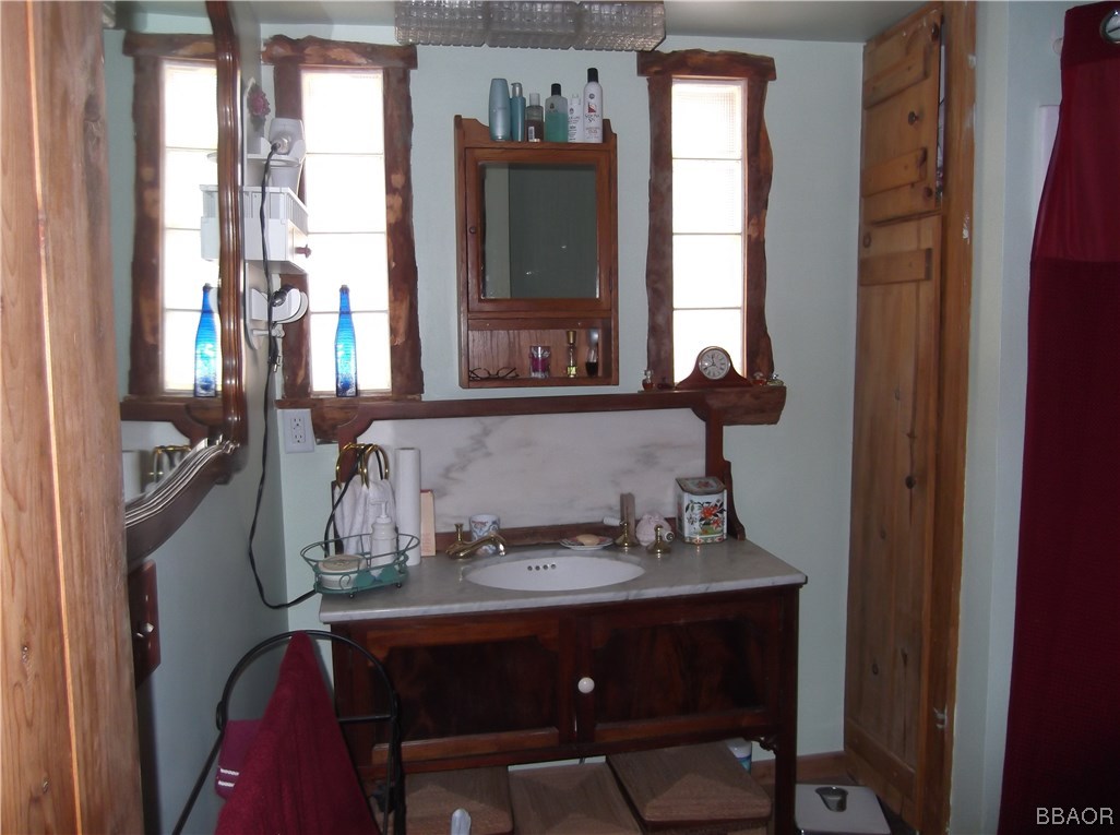 646 Riverside Avenue Sugarloaf, CA 92386 - Photo 25 of 29 Gallery Image 25