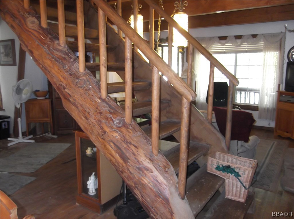 646 Riverside Avenue Sugarloaf, CA 92386 - Photo 8 of 29 Gallery Image 8