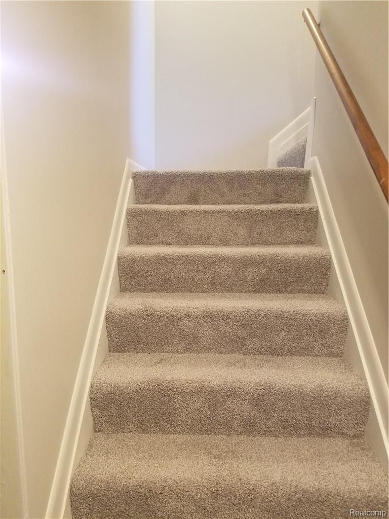 32262 Bonnet Hill Road Farmington, MI 48334 - Photo 13 of 28 20180923_172109.jpg