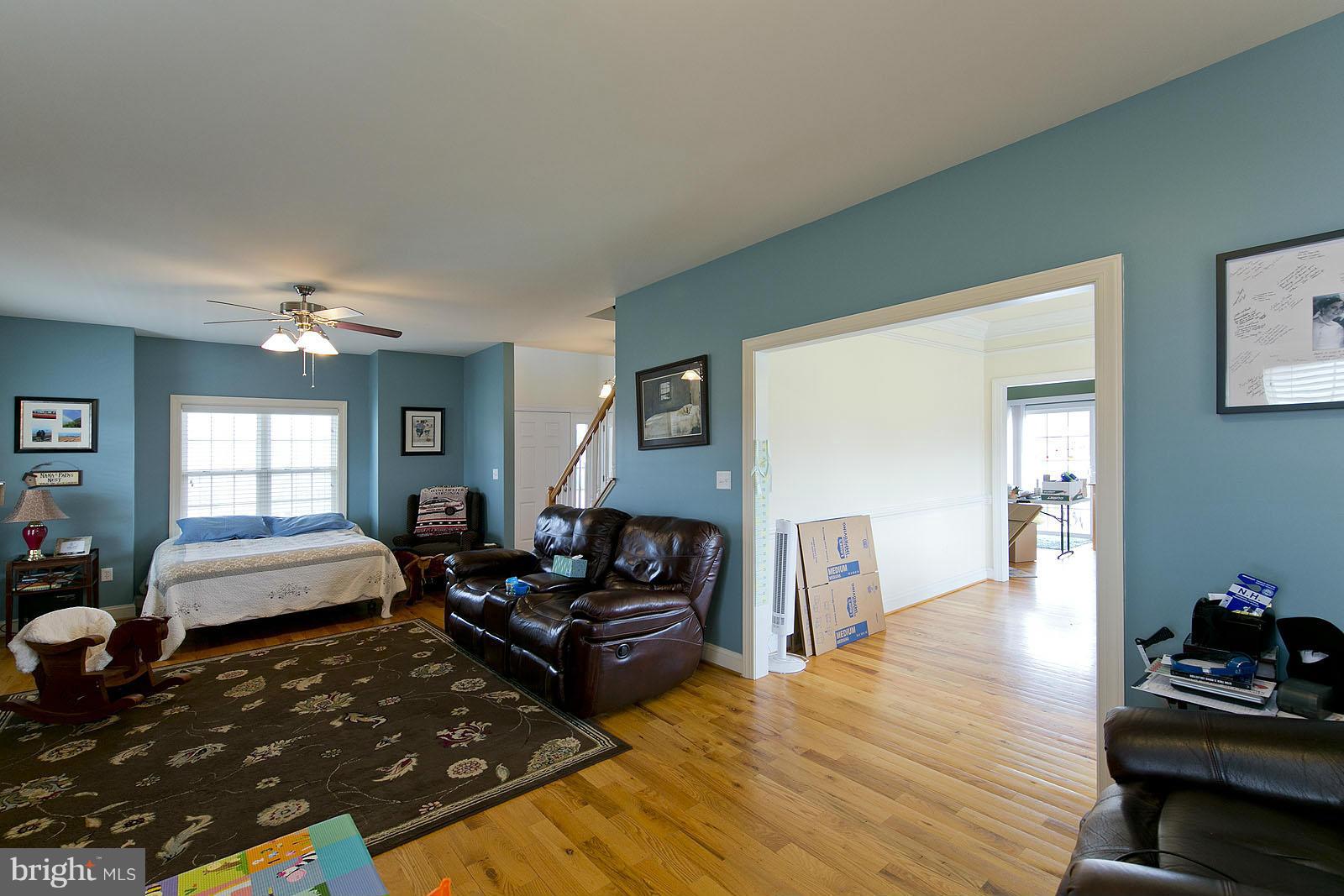 1630 Whitacre Road Gore, VA 22637 - Photo 7 of 28 Living Room