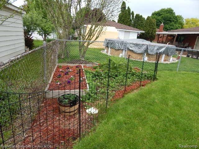 30003 Rosenbusch Drive Warren, MI 48088 - Photo 15 of 25 F6371DAA-0E44-4E96-B7E6-6E8C2B7CB6DD.jpeg