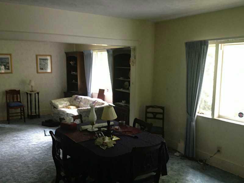 1148 Hulton Road Penn Hills, PA 15147 - Photo 6 of 10 Den/Family/Great Room.