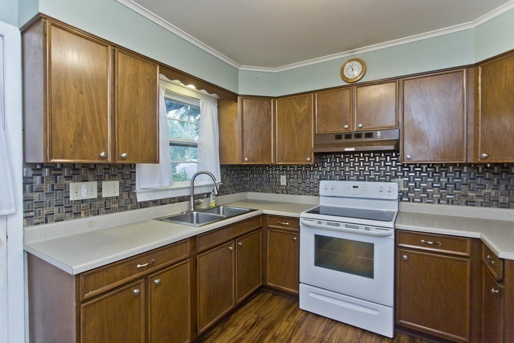 80 Sunrise Terrace Springfield, MA 01119 - Photo 4 of 34 Gallery Image 4