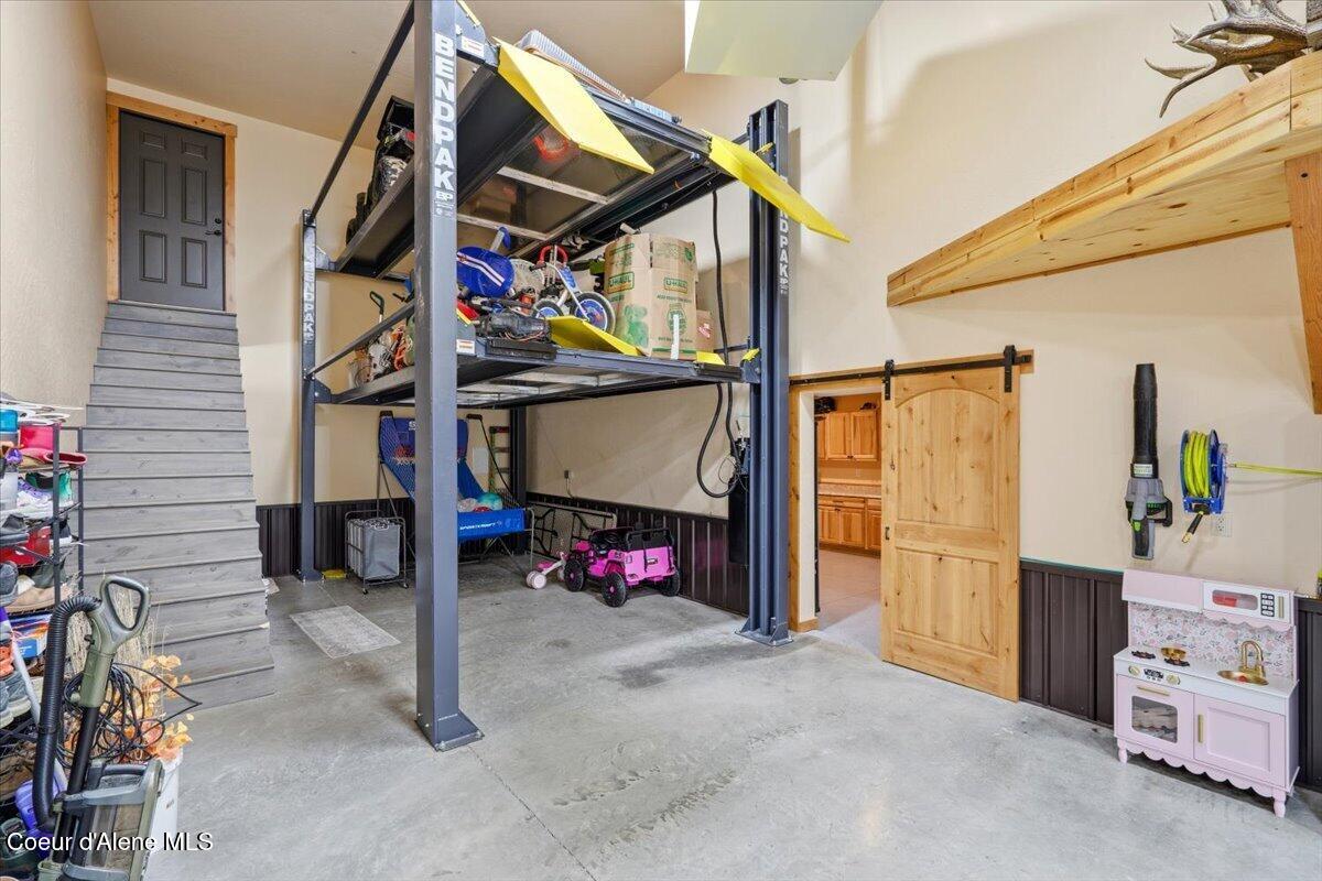 17045 West Cade Road Hauser, ID 83854 - Photo 16 of 83 16-Garage