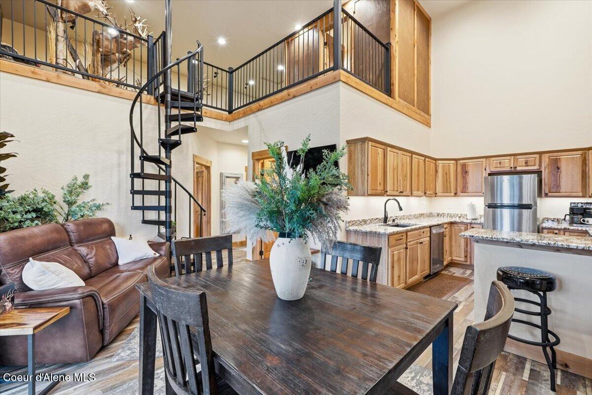 17045 West Cade Road Hauser, ID 83854 - Photo 17 of 83 17-Dining Area