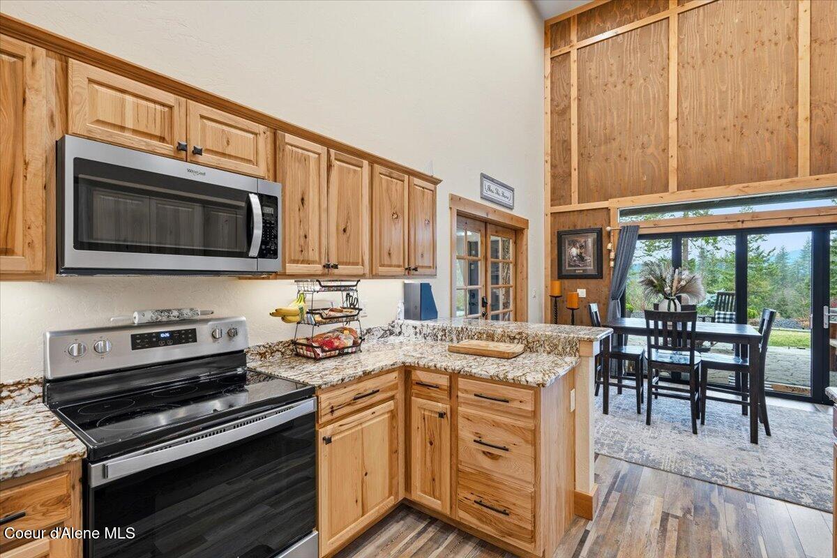 17045 West Cade Road Hauser, ID 83854 - Photo 22 of 83 22-Kitchen