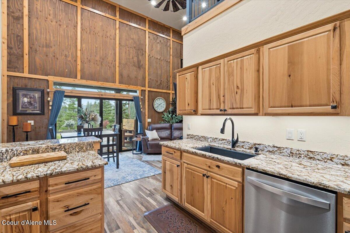 17045 West Cade Road Hauser, ID 83854 - Photo 23 of 83 23-Kitchen