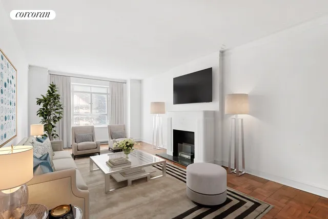 $3,450,000 | 25 Central Park West, Unit 9T | Upper West Side