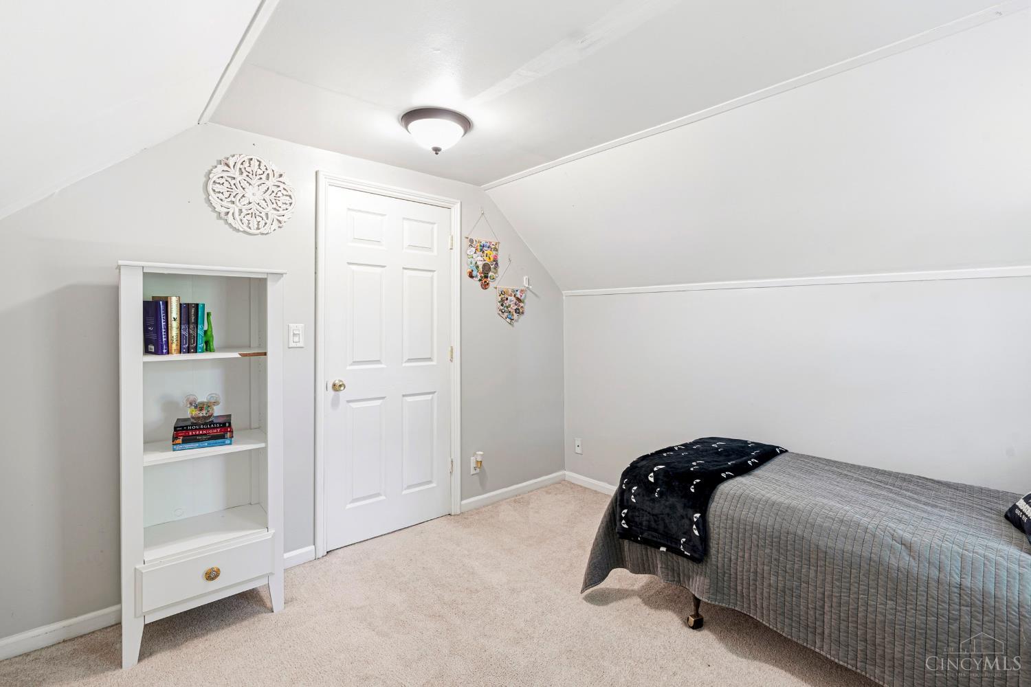 3028 Diehl Road Cincinnati, OH 45211 - Photo 34 of 52