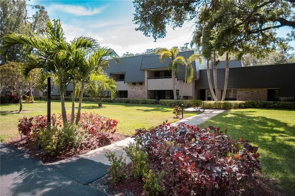 $219,000 | 36750 Highway 19, Unit 2052, Palm Harbor, FL 34684