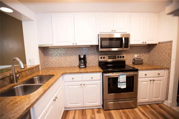$219,000 | 36750 Highway 19, Unit 2052, Palm Harbor, FL 34684