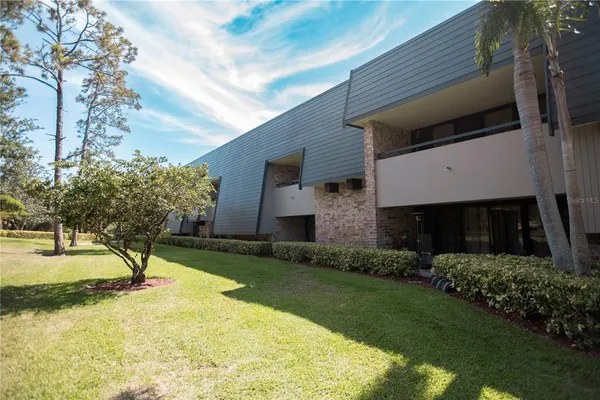 $219,000 | 36750 Highway 19, Unit 2052, Palm Harbor, FL 34684