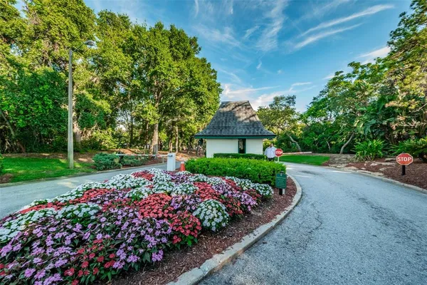$219,000 | 36750 Highway 19, Unit 2052, Palm Harbor, FL 34684