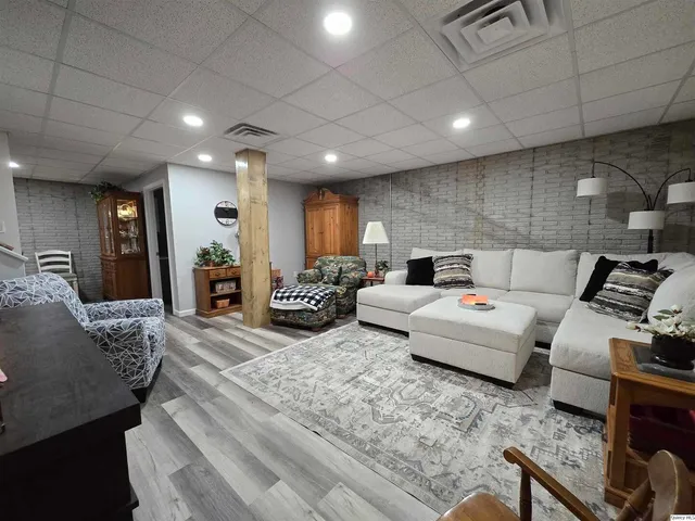 $425,000 | 1436-1100 1100 E Street, Mount Sterling, IL 62353