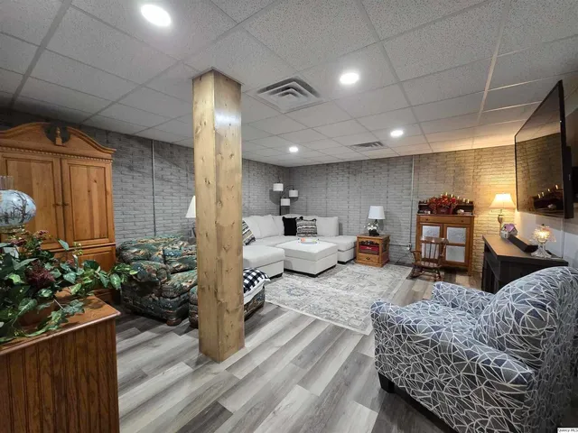 $425,000 | 1436-1100 1100 E Street, Mount Sterling, IL 62353