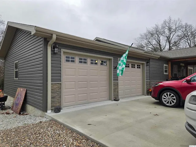 $425,000 | 1436-1100 1100 E Street, Mount Sterling, IL 62353