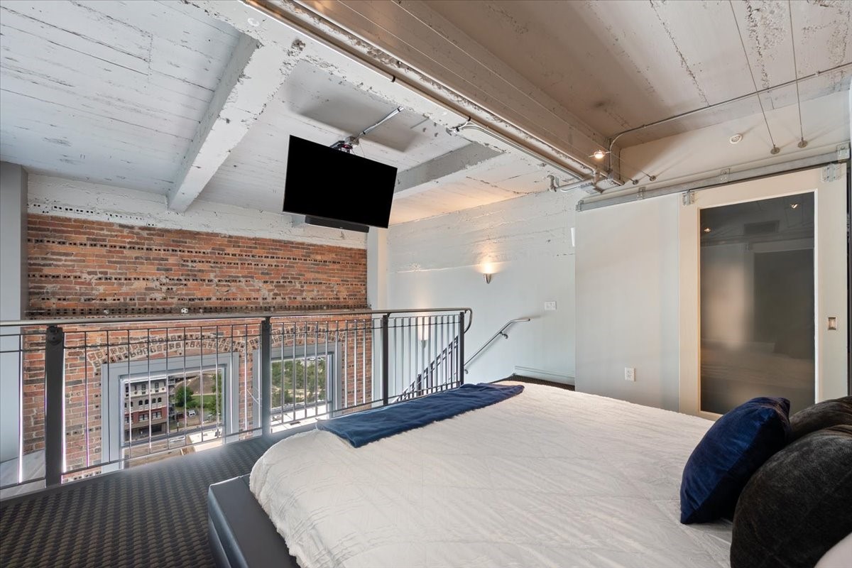 915 Franklin Street, Unit 9G Houston, TX 77002 - Photo 16 of 33