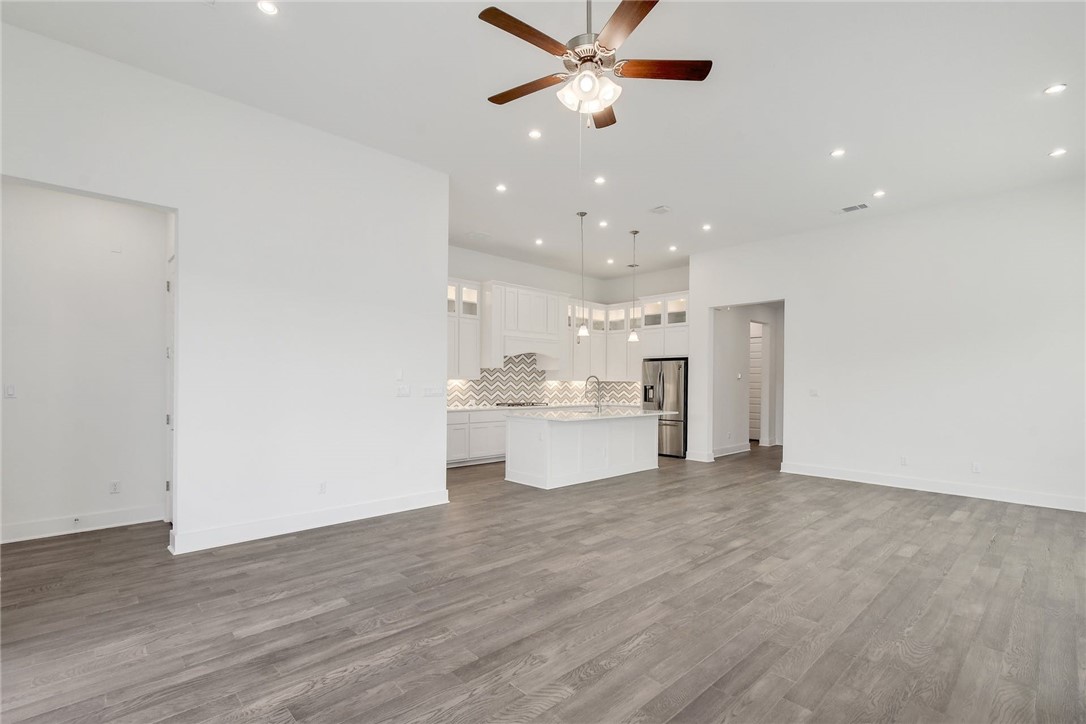 4107 Softleaf Lane Austin, TX 78738 - Photo 12 of 40 Gallery Image 12