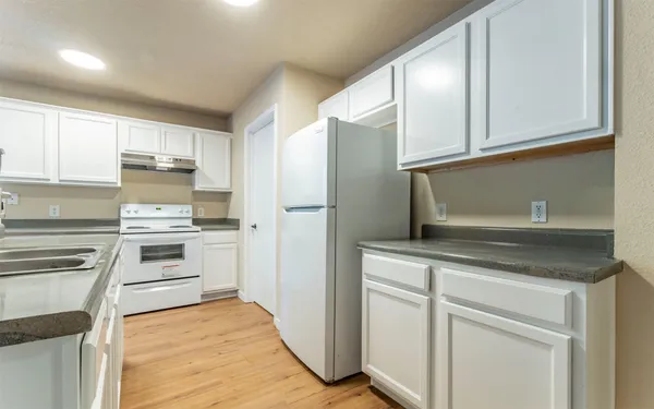 $2,400 | 7106 Thannas Way, Austin, TX 78744