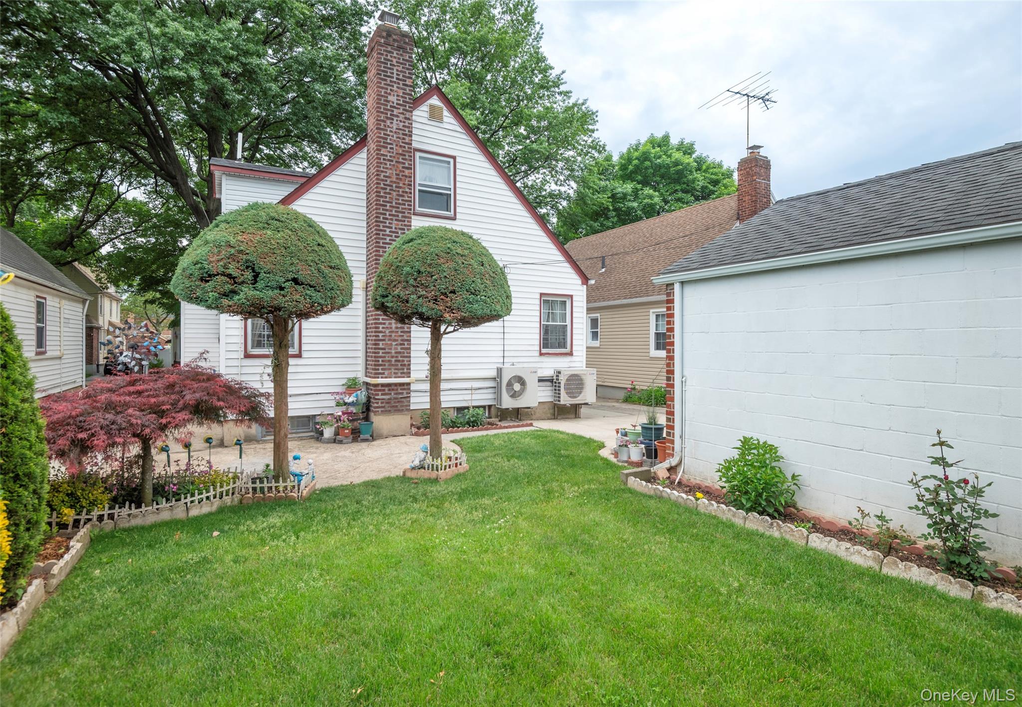 244-31 86th Road Queens, NY 11426 - Photo 27 of 32