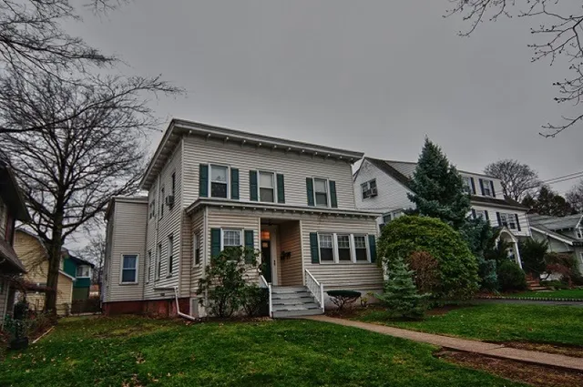 $1,700 | 40 Beach Street, Unit 1R, Bloomfield, NJ 07003
