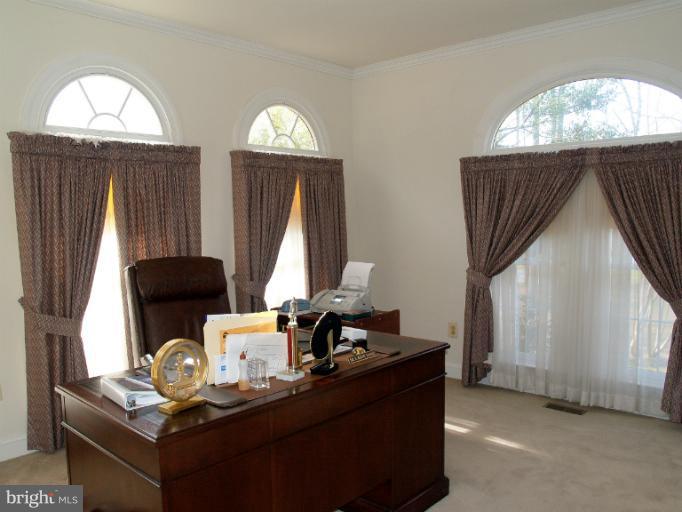 14907 Peach Orchard Road Silver Spring, MD 20905 - Photo 1 of 27 Living Room