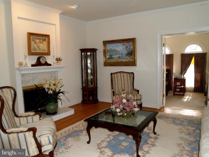 14907 Peach Orchard Road Silver Spring, MD 20905 - Photo 11 of 27 Family Room