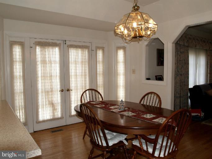 14907 Peach Orchard Road Silver Spring, MD 20905 - Photo 18 of 27 Dining Room