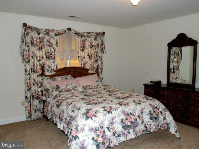 14907 Peach Orchard Road Silver Spring, MD 20905 - Photo 26 of 27 Bedroom 4