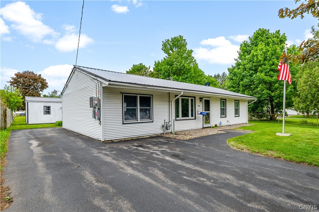 402 Richmond Road Utica, NY 13502 - Photo 3 of 22