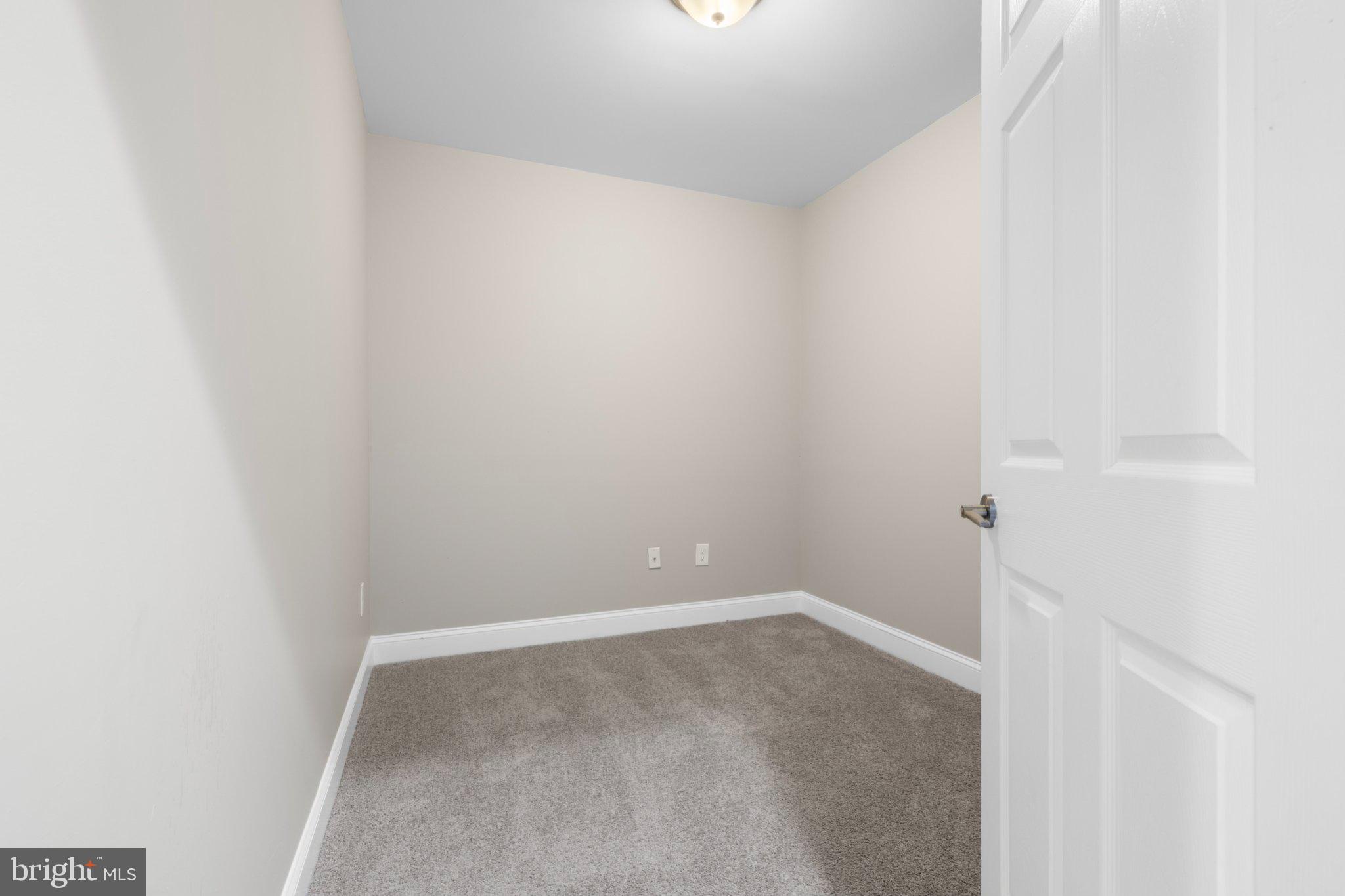 145 North Monastery Avenue Baltimore, MD 21229 - Photo 18 of 45 Cozy, versatile space for creativity.
