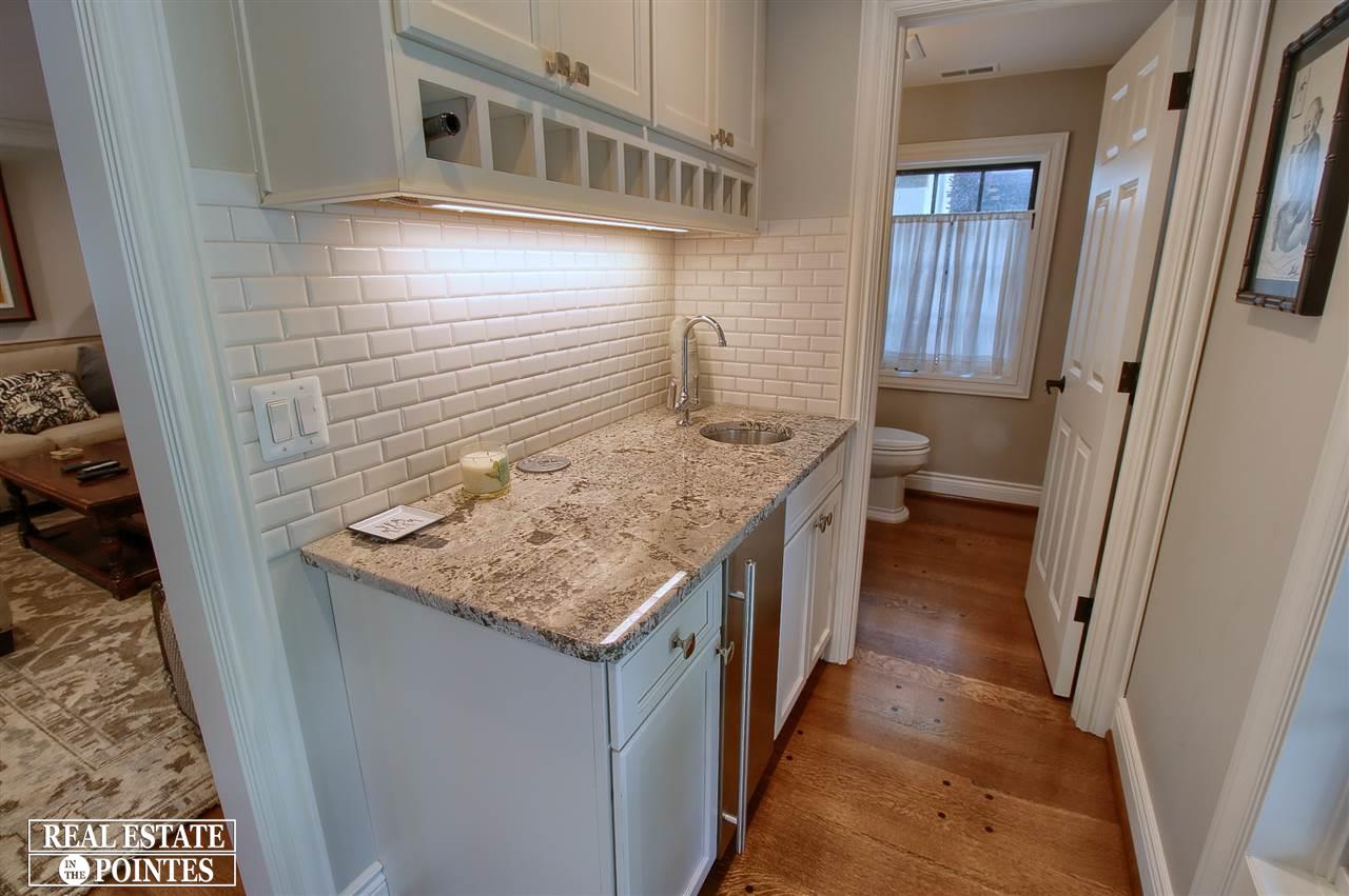 154 Cloverly Road Grosse Pointe Farms, MI 48236 - Photo 18 of 52