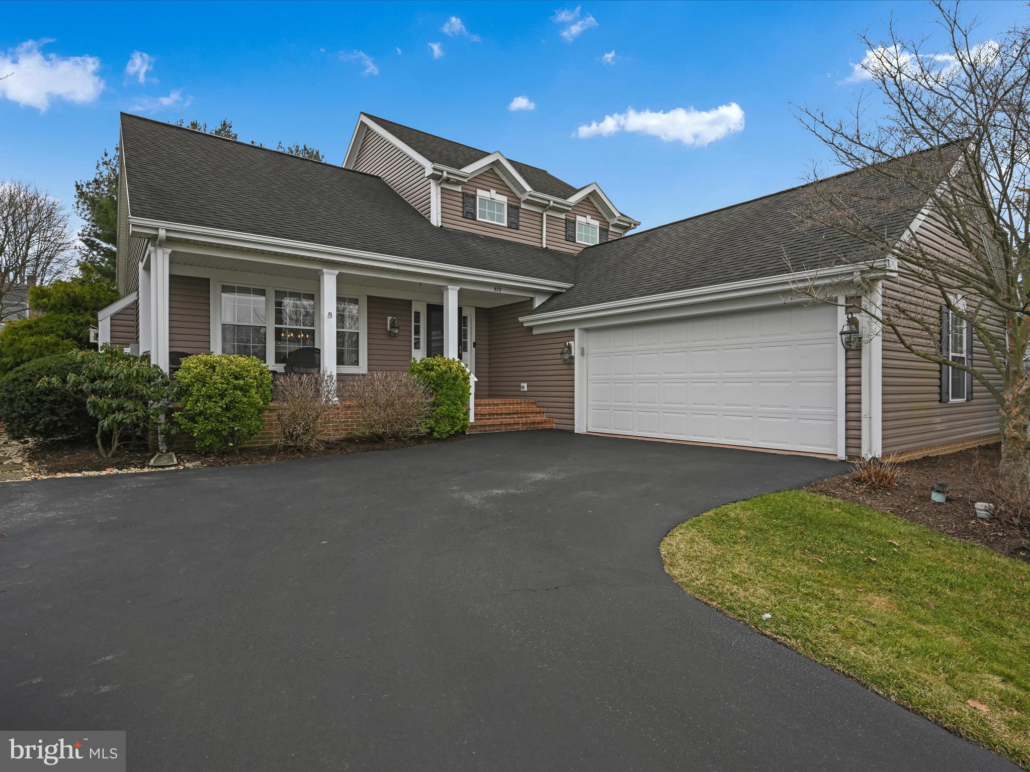 572 Wallingford Road Lancaster, PA 17601 - Photo 1 of 36 Front