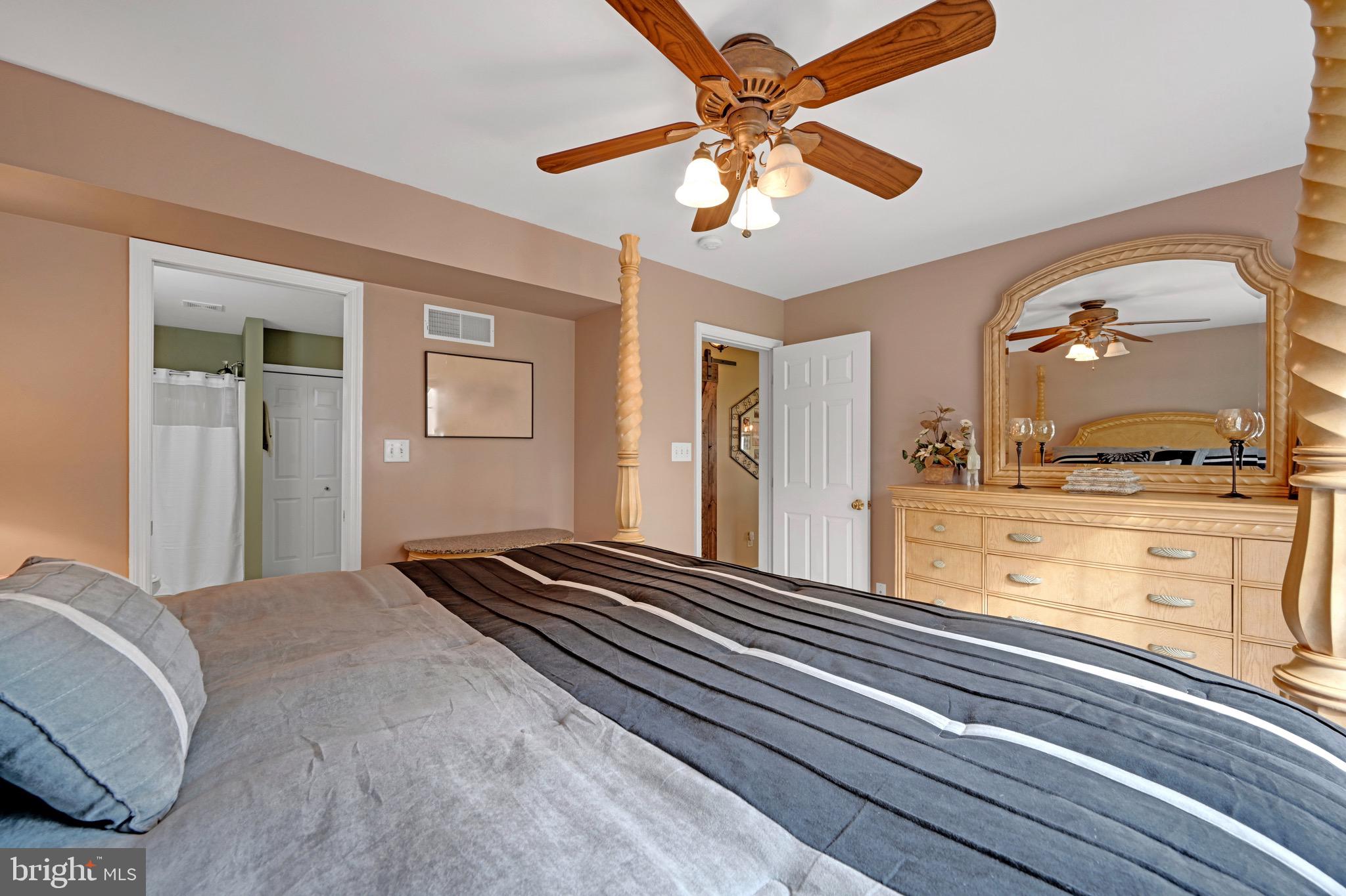 572 Wallingford Road Lancaster, PA 17601 - Photo 15 of 36 Primary Bedroom
