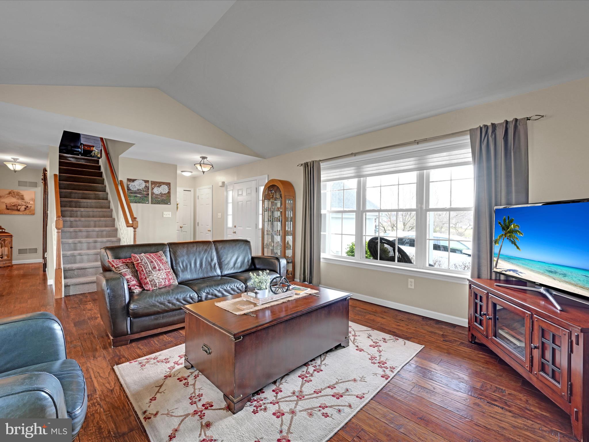 572 Wallingford Road Lancaster, PA 17601 - Photo 7 of 36 Living Room