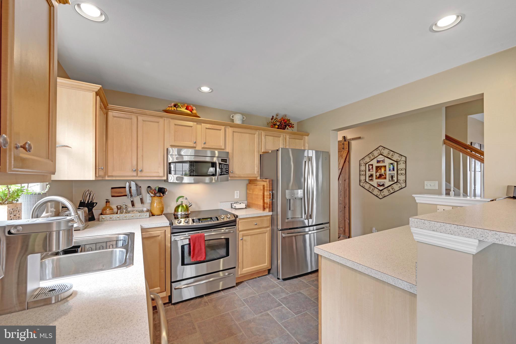 572 Wallingford Road Lancaster, PA 17601 - Photo 8 of 36 Kitchen