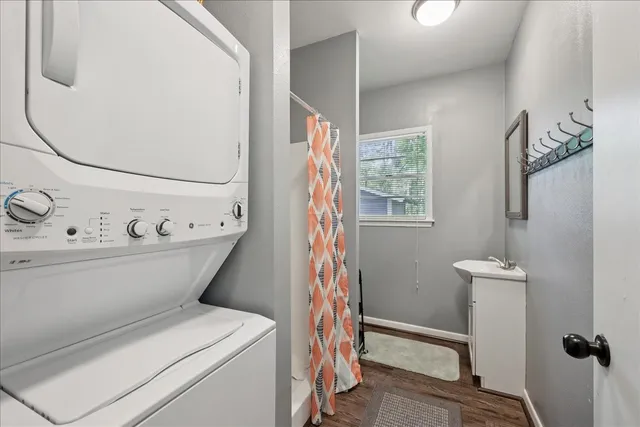 a view of utility room