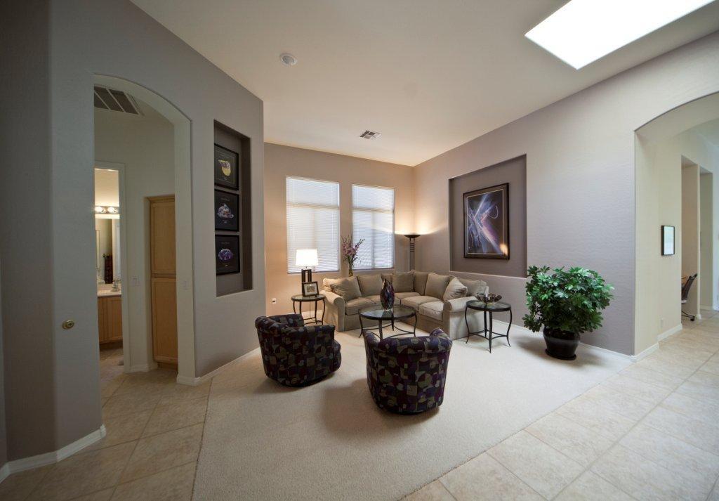 1131 East Ocotillo Road Phoenix, AZ 85014 - Photo 4 of 11 Living Room