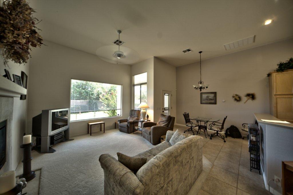 1131 East Ocotillo Road Phoenix, AZ 85014 - Photo 9 of 11 Family Room