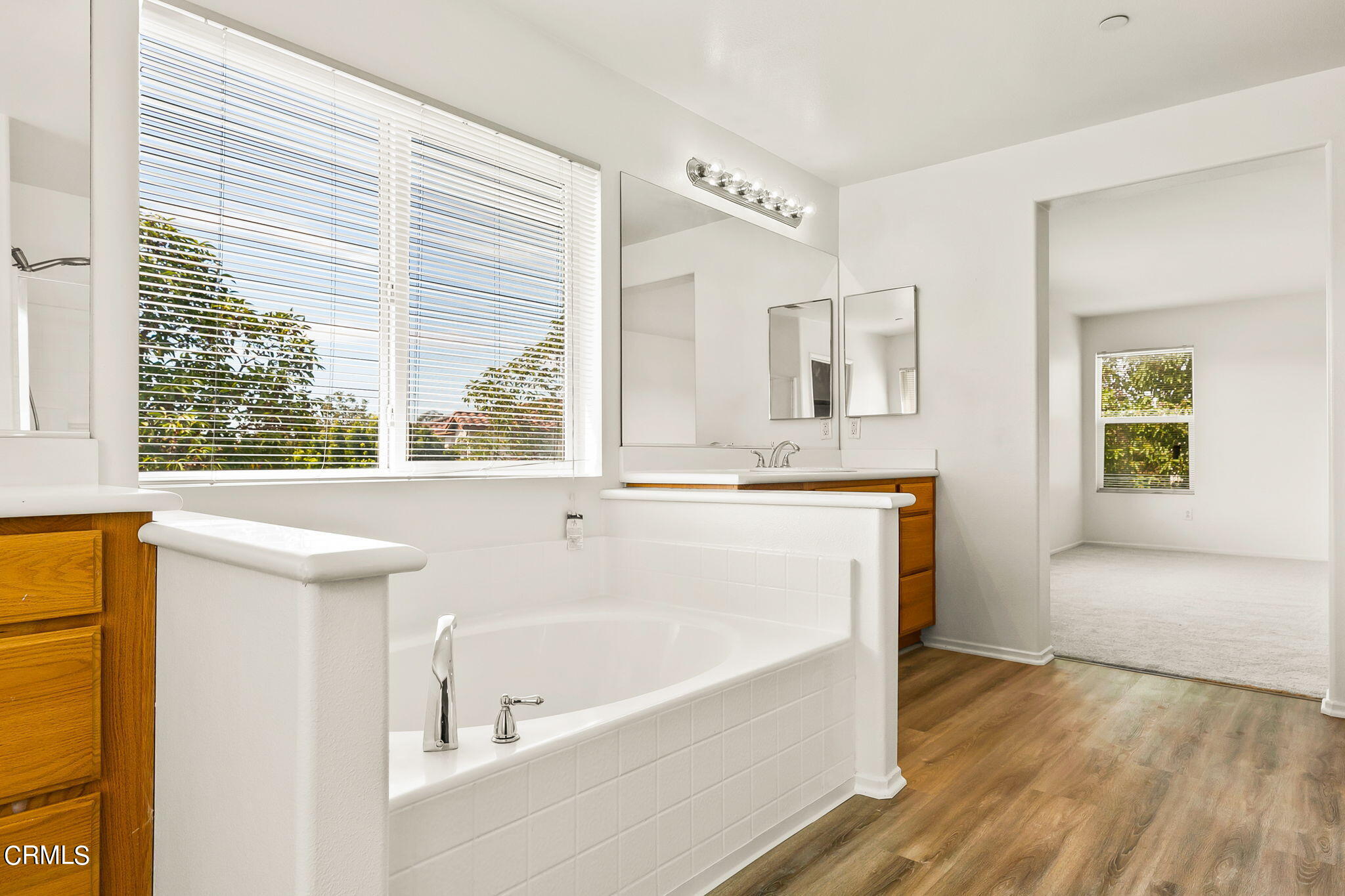 957 Entrada Drive Oxnard, CA 93030 - Photo 26 of 36 957 Entrada primary bathroom2