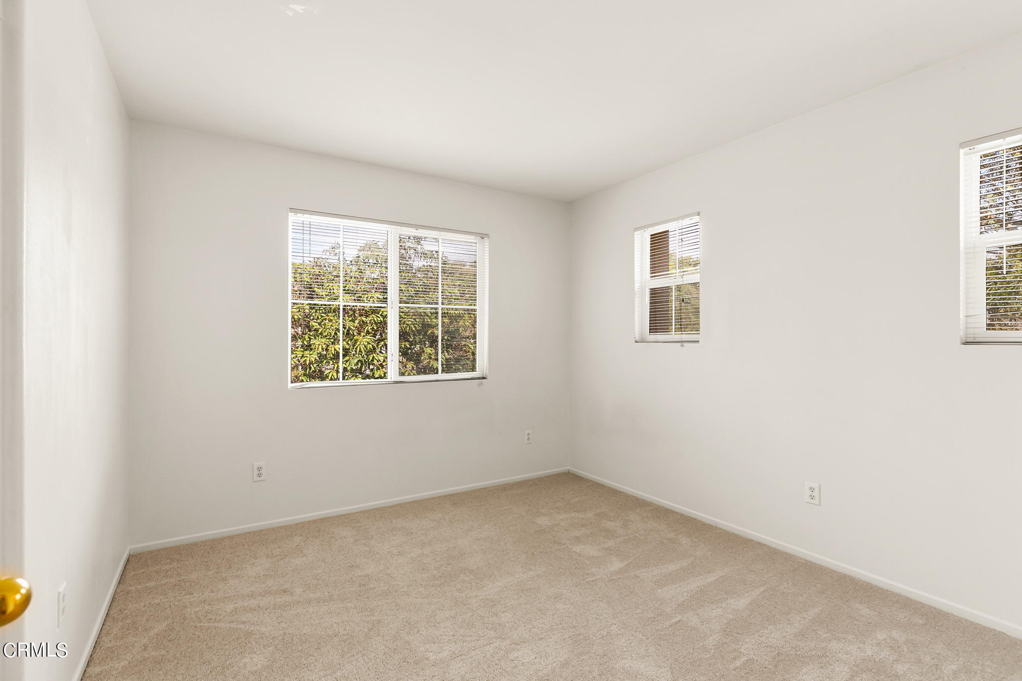 957 Entrada Drive Oxnard, CA 93030 - Photo 29 of 36 957 Entrada 3rd bedroom