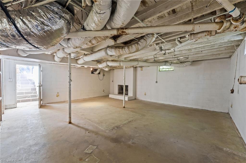924 Kimberly Road Burlington, NC 27215 - Photo 26 of 42 Basement