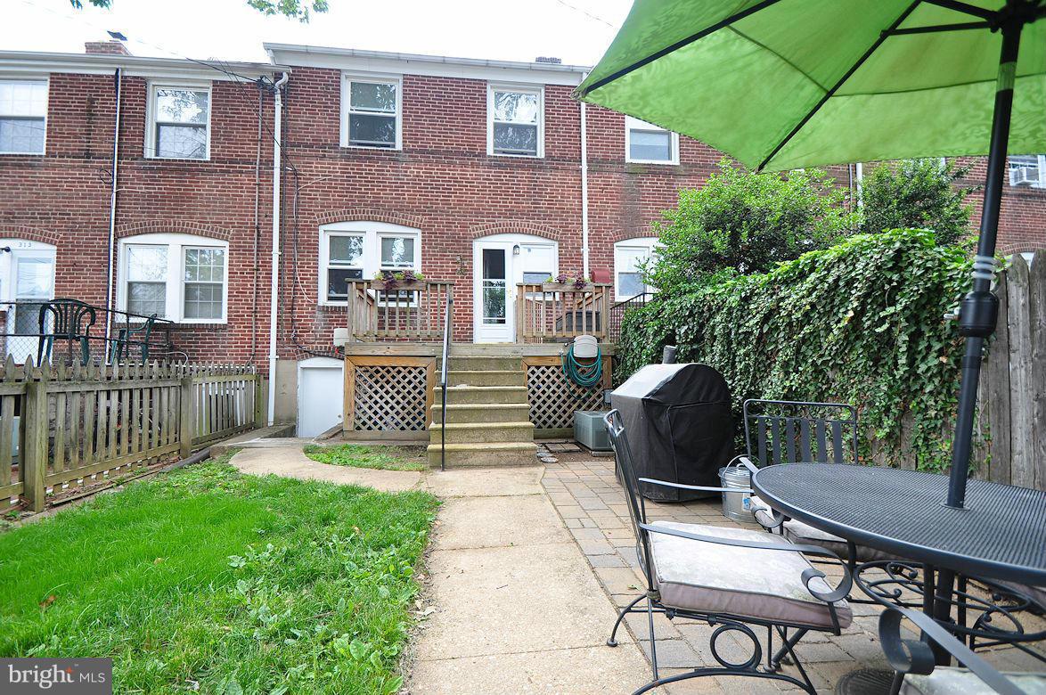 311 Westshire Road Baltimore, MD 21229 - Photo 20 of 21 Exterior (Rear)
