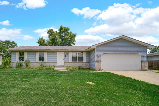 $294,900 | 342 Woodbridge Drive, Lowell, IN 46356