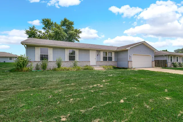 $294,900 | 342 Woodbridge Drive, Lowell, IN 46356