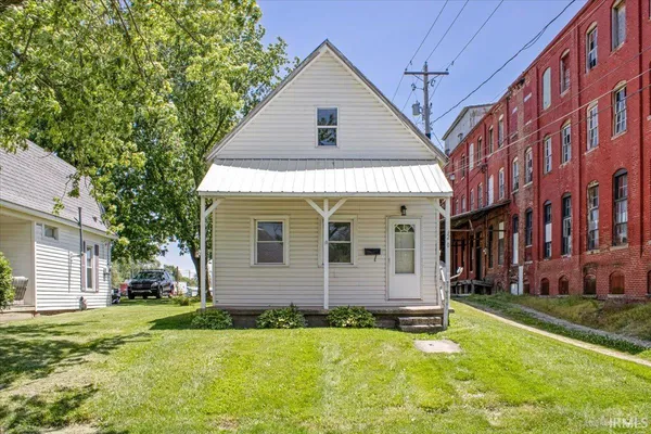 $94,900 | 420 North West Street, Winchester, IN 47394